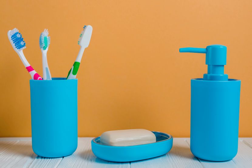 Сите ја правиме истата грешка: Овие 4 работи во домаќинството ретко се чистат, а претставуваат легло на бактерии