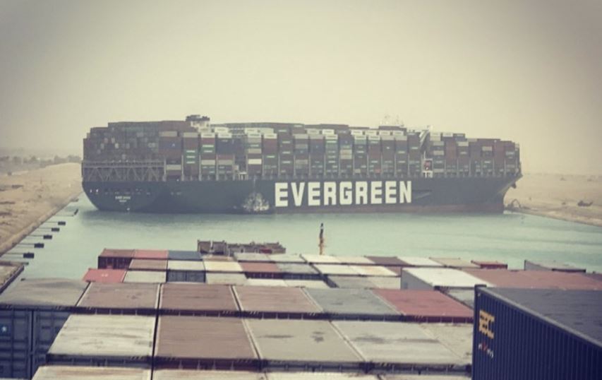 Сопственикот на бродот „Евергрин“ се извини за блокадата на Суецкиот канал