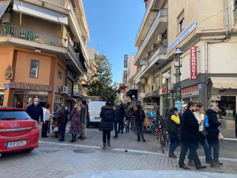 Хаос во соседството, граѓаните на улица: Вака се тресеше денеска Грција (ФОТО+ВИДЕО)