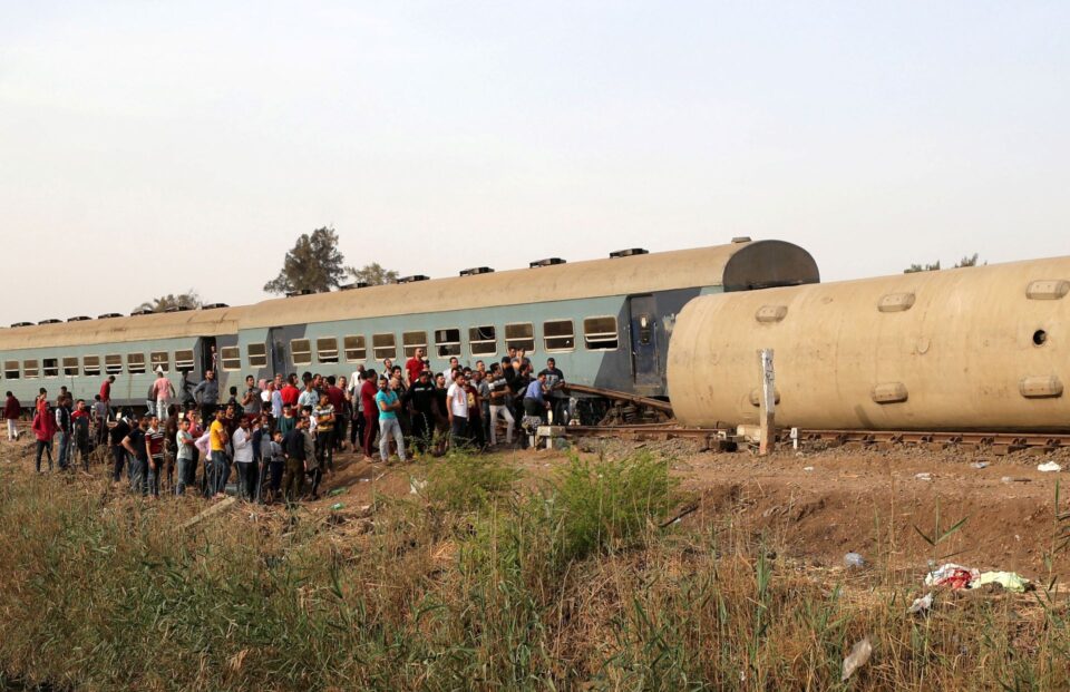 ВИДЕО: Железничка несреќа во Египет, најмалку 11 загинати и 98 повредени