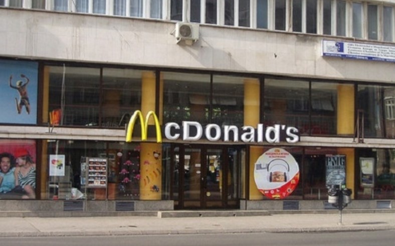 Мекдоналдс се враќа во Македонија