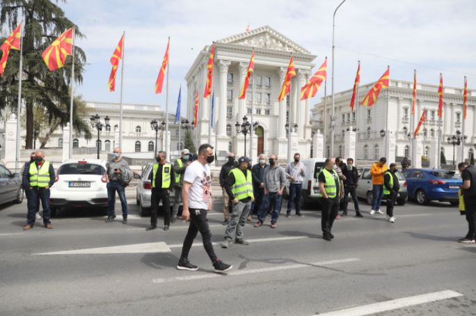 ПРОТЕСТ НА ИВЕНТ ИНДУСТРИЈАТА: Компаниите пред колапс, бараат помош од Владата