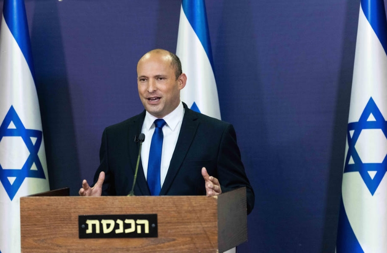 Нафтали Бенет ќе се обиде да формира влада со најголемите противници на Нетанјаху, премиерот го обвини за „измама на векот“