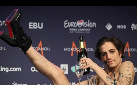Победникот на Евровизија позира гол: Оваа фотографија на Дамијано собра над милион лајкови за само неколку часа (ФОТО)