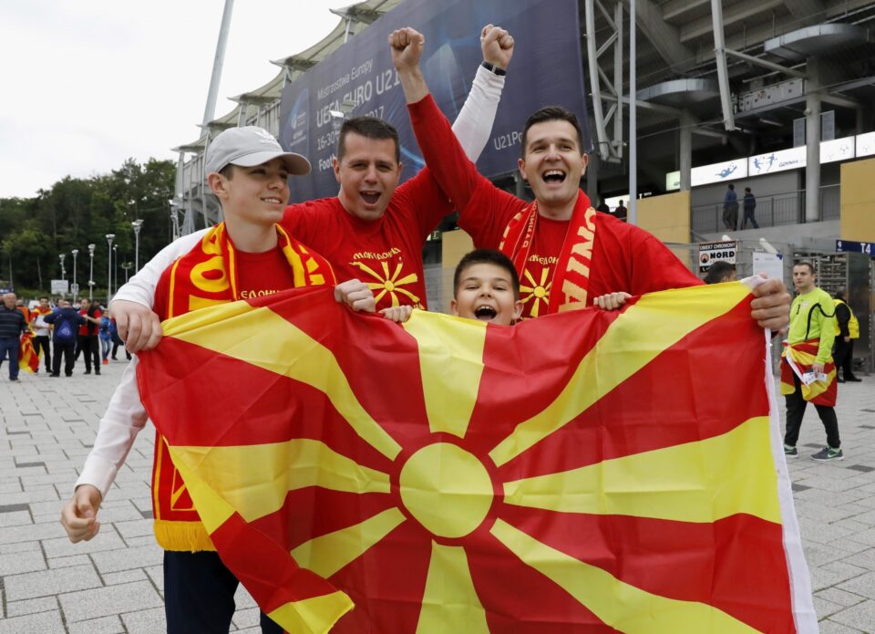 Нови правила за навивачите кои ќе ја бодрат Македонија во Букурешт, еве што им е потребно