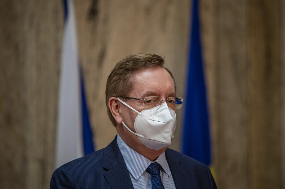 Петр Аренбергер е четвртиот министер за здравство во Чешка кој поднесе оставка од почетокот на пандемијата