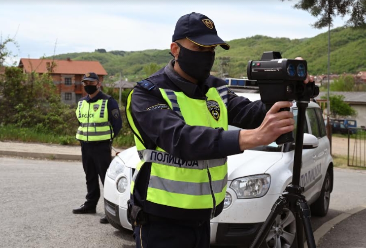 За брзо возење на територија на Република Македонија казнети 320 лица