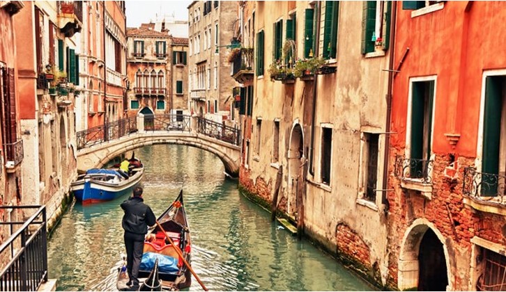 УНЕСКО: Венеција вон листата на загрозено културно наследство
