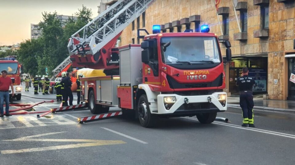 ВИДЕО: Спасителна вежба во центарот на Скопје предизвика паника