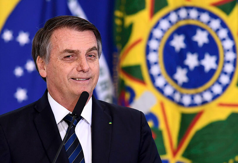 Бразилскиот претседател Болсонеро казнет за неносење маска