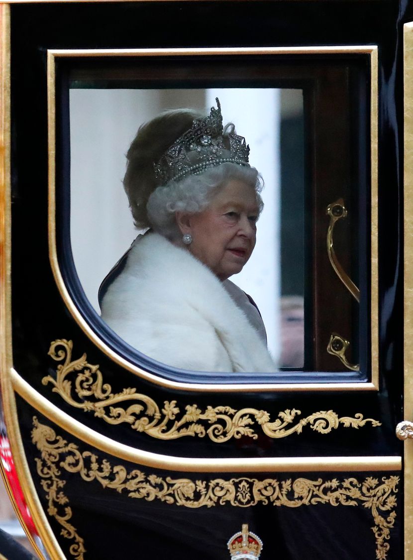 ВИДЕО: 68 години од крунисувањето на Елизабета Втора, погледнете ја првата церемонија која се пренесувала на телевизија
