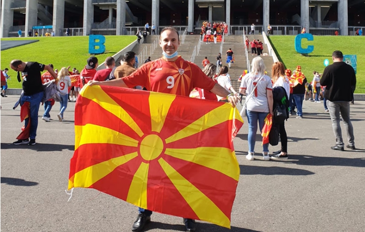 Македонските фудбалери специјални гости на концертот на Симон Трпчески во Букурешт