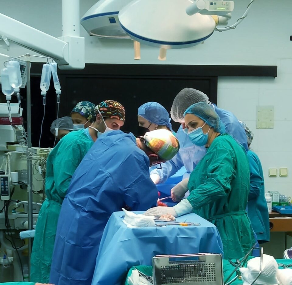 Живот и надеж: Органите на 44 годишна жена нова шанса за тројца пациенти, четврта срцева трансплантација во Македонија