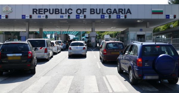 Бугарија од понеделник се затвора за патниците од овие земји заради коронавирусот