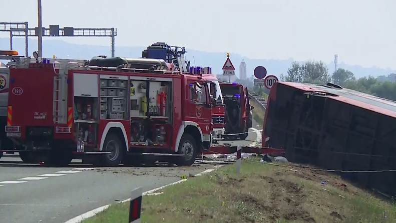 ОБНОВЕНО: Косовски автобус се преврте во Хрватска, најмалку тројца загинати десетимина повредени