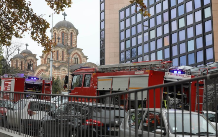 Заврши драмата во Србија: По пријава дека во зградата на РТС има бомба, еве што се случува сега