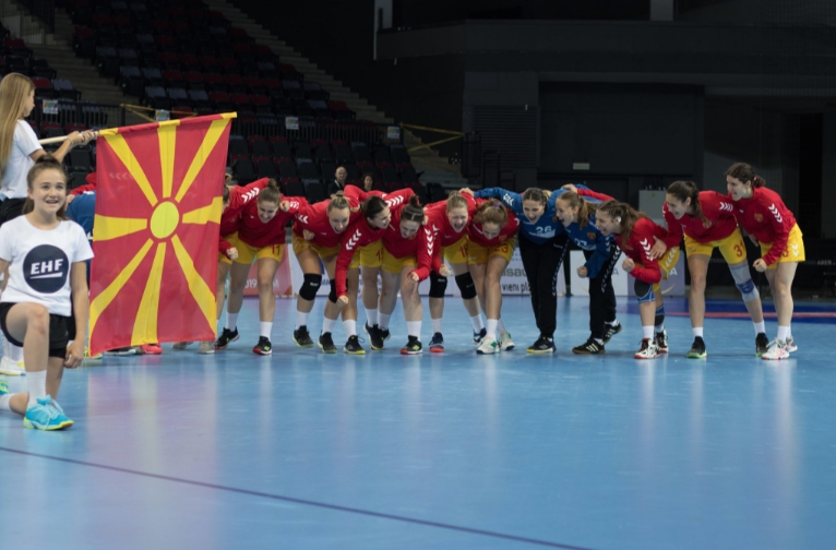 Македонските ракометарки го победија Косово, но не изборија полуфинале на ЕХФ турнирот во Скопје