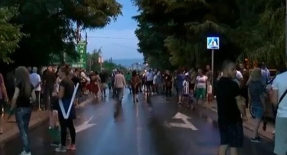 Граѓани од Железара на протест, од надлежните бараат мерки по сообраќајката со жртва