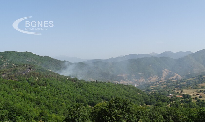 Македонскиот пожар наближува до Бугарија, чад се чувствува во Благоевград, Симитли и Сандански