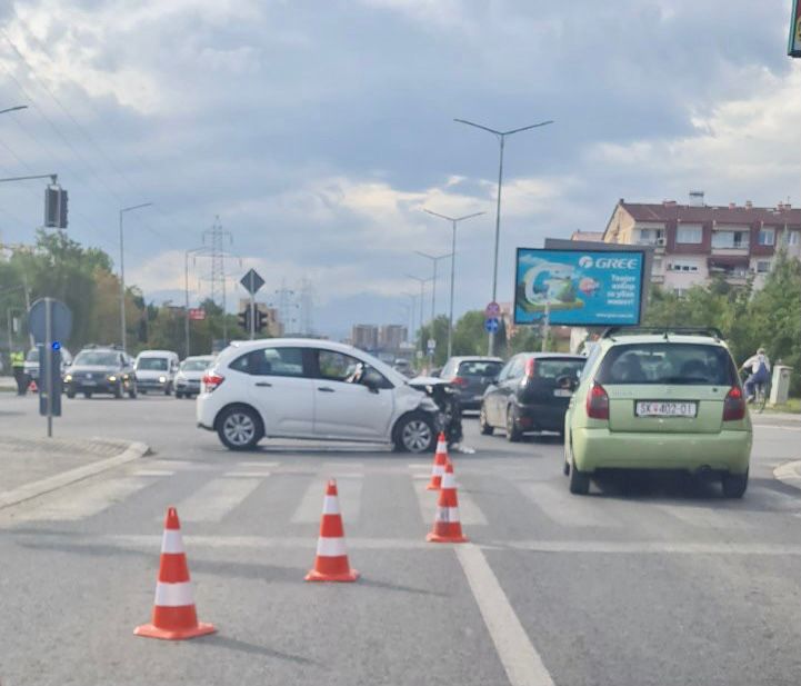 ФОТО: Сообраќајна несреќа во скопски Аеродром со повеќе возила, ова се првичните детали