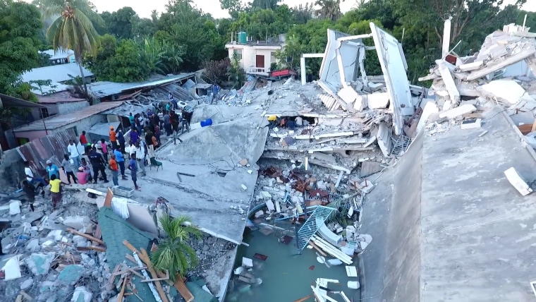 ХАИТИ: 1.941 загинат по разораниот земјотрес