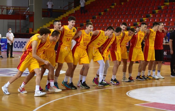 Македонската кошаркарска репрезентација до 18 години ја совлада Грузија