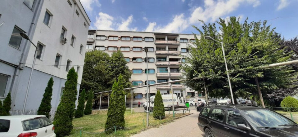 Болниците во Тетово, Гостивар, Струга и Кичево преполни со ковид-пациенти, активни над 13.000 случаи