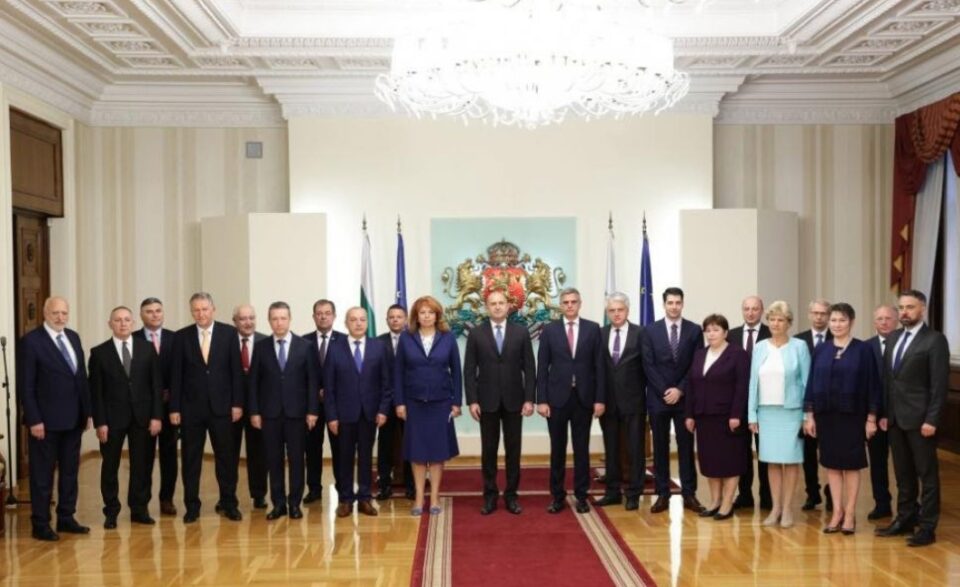 Бугарскиот претседател Румен Радев ја претстави новата привремена влада до изборите во ноември