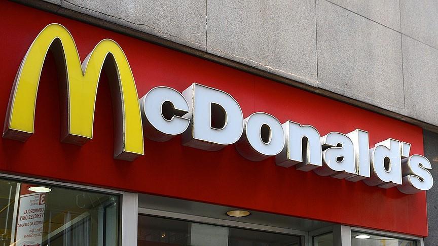 „Мекдоналдс“ привремено ги затвора своите канцеларии во САД како подготовка за намалување на администрацијата