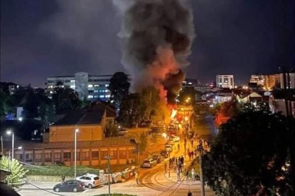 ОФИЦИЈАЛНО: 14 загинати, 12 повредени во вчерашниот пожар во модуларната болница во Тетово