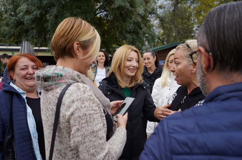 Силна поддршка од граѓаните на Скопје за Данела Арсовска (ФОТО)