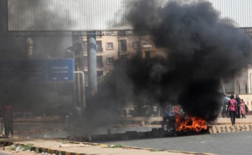 По воениот удар во Картум избија насилни протести