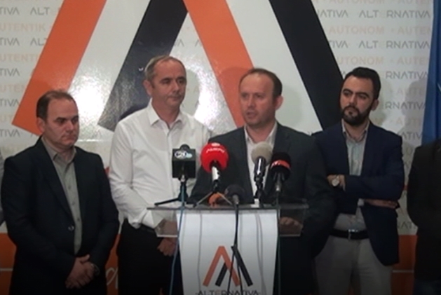 Албански медиуми: Официјално – четирите пратеници на Алтернатива ќе гласат за недоверба на Владата