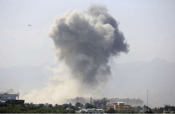 Експлозии и истрели во близина на воената болница во Кабул
