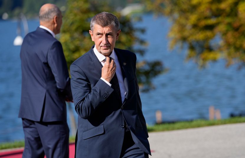По поразот на изборите, Чешката влада си поднесе оставка