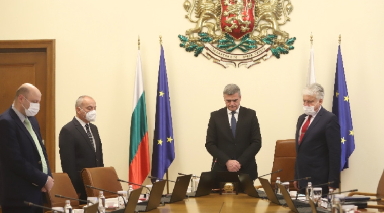 Владата во Бугарија денешната седница ја започна со едноминутно молчење