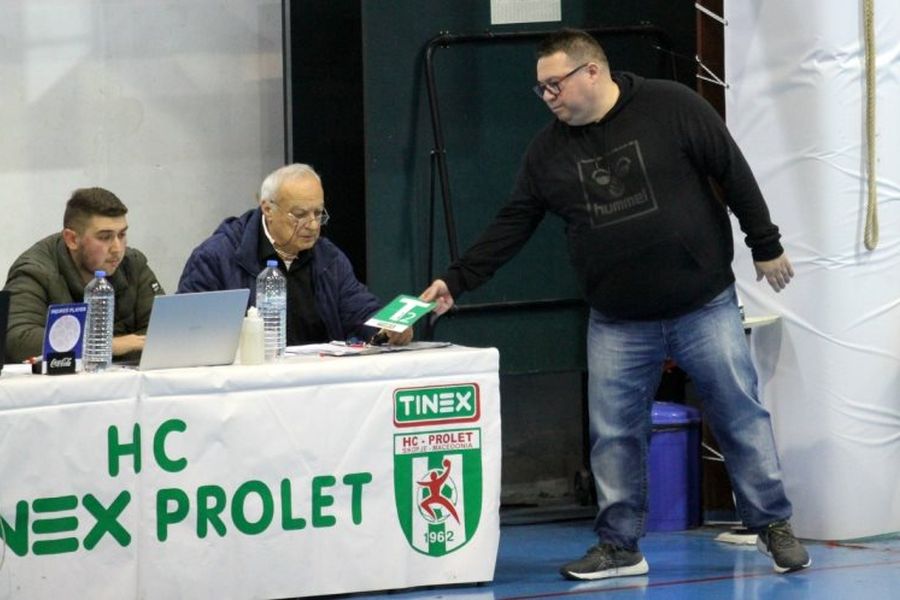 Андон Бошковски веќе не е тренер на Пролет