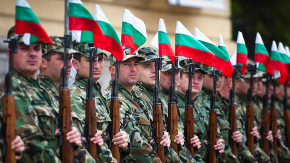 Бугарија испрати 350 војници на границата со Турција