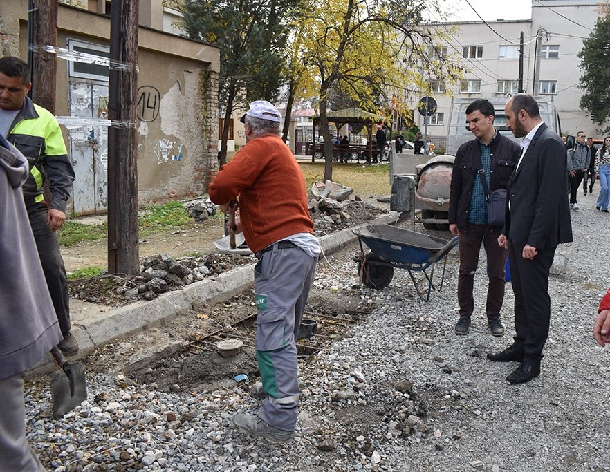 Колев на терен: Изврши увид во градежните зафати на реконструкција и асфалтирање на на неколку улици во Велес