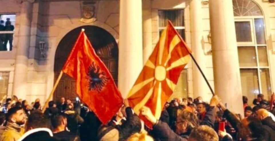 „Алмакос“: Албанската опозиција да земе пример од македонската опозиција