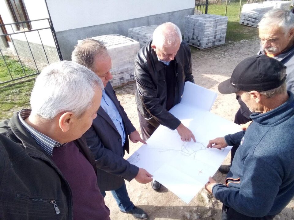 Ристески во посета на село Црешнево каде се одвиваат градежни активности на централната улица