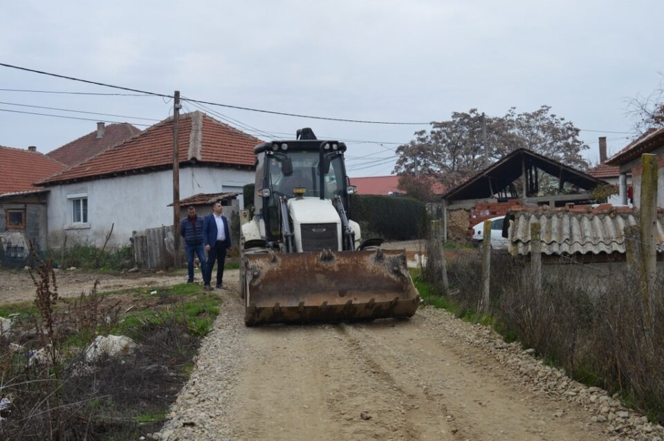 Општина Василево и ЈПКД Турија тампонираа улица во село Василево