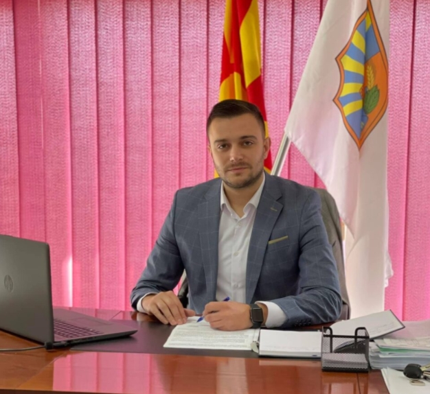КУРИР ИНТЕРВЈУ со Паунов: Ќе стимулираме нови бизниси за млади, решавање на проблемот со депониите еден од приоритетите за Општина Карбинци