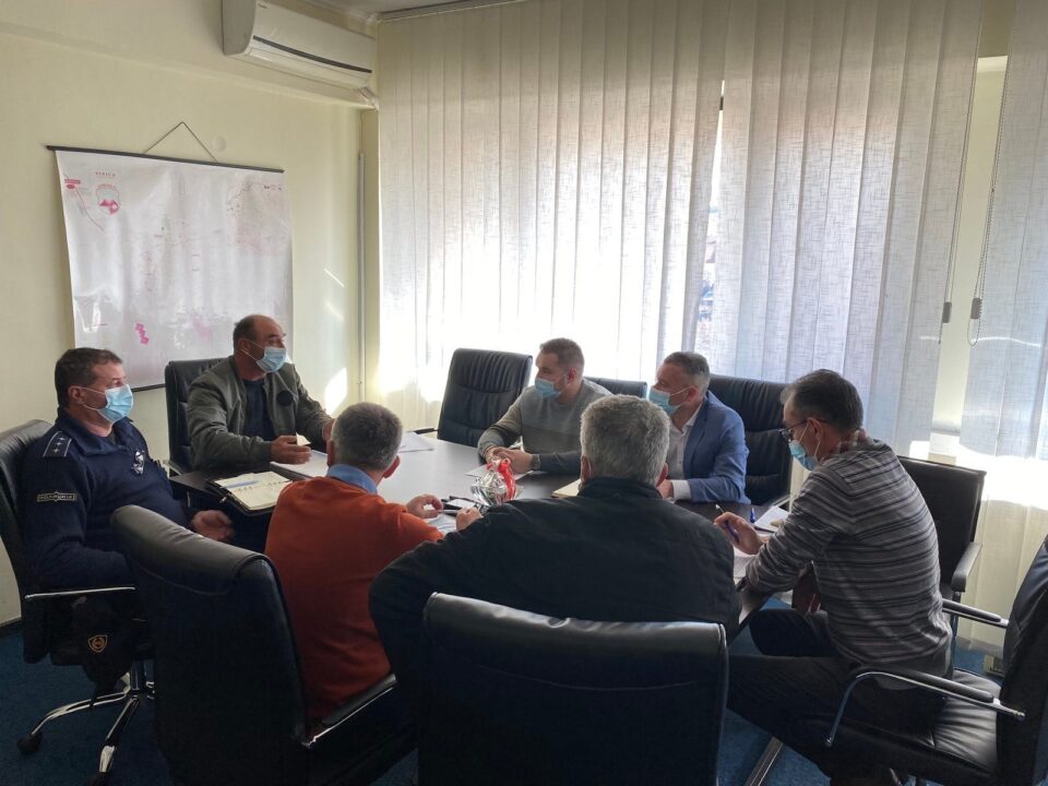 Градоначалникот на Виница одржа состанок со координативното тело за зимско одржување на патиштата