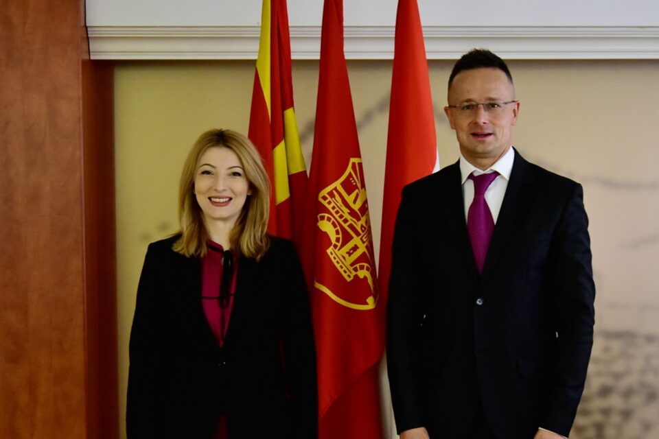 Градоначалничката Арсовска оствари средба со министерот за надворешни работи и трговија на Унгарија Петер Сијарто