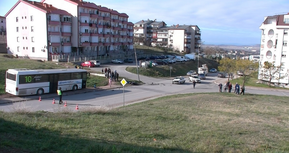 ЕДНО ЛИЦЕ ВО ШОК СОБА: Тешка сообраќајка во Штип- еве ги деталите (ФОТО)