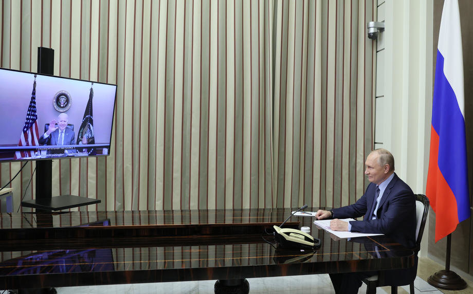 Заврши разговорот меѓу Путин и Бајден, американскиот претседател  загрижен за Украина