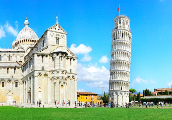 ТАЈНАТА НА КРИВАТА КУЛА ВО ПИЗА: Дали знаете што се крие во внатрешноста на најпознатата зграда во Италија?