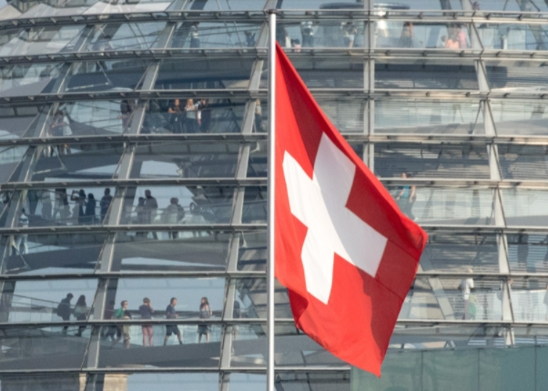 Швајцарија ги укинува сите епидемиолошки мерки