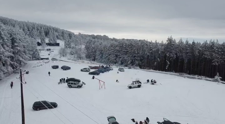 Голак повторно со посетители, на планината формирана снежна покривка (ФОТО)